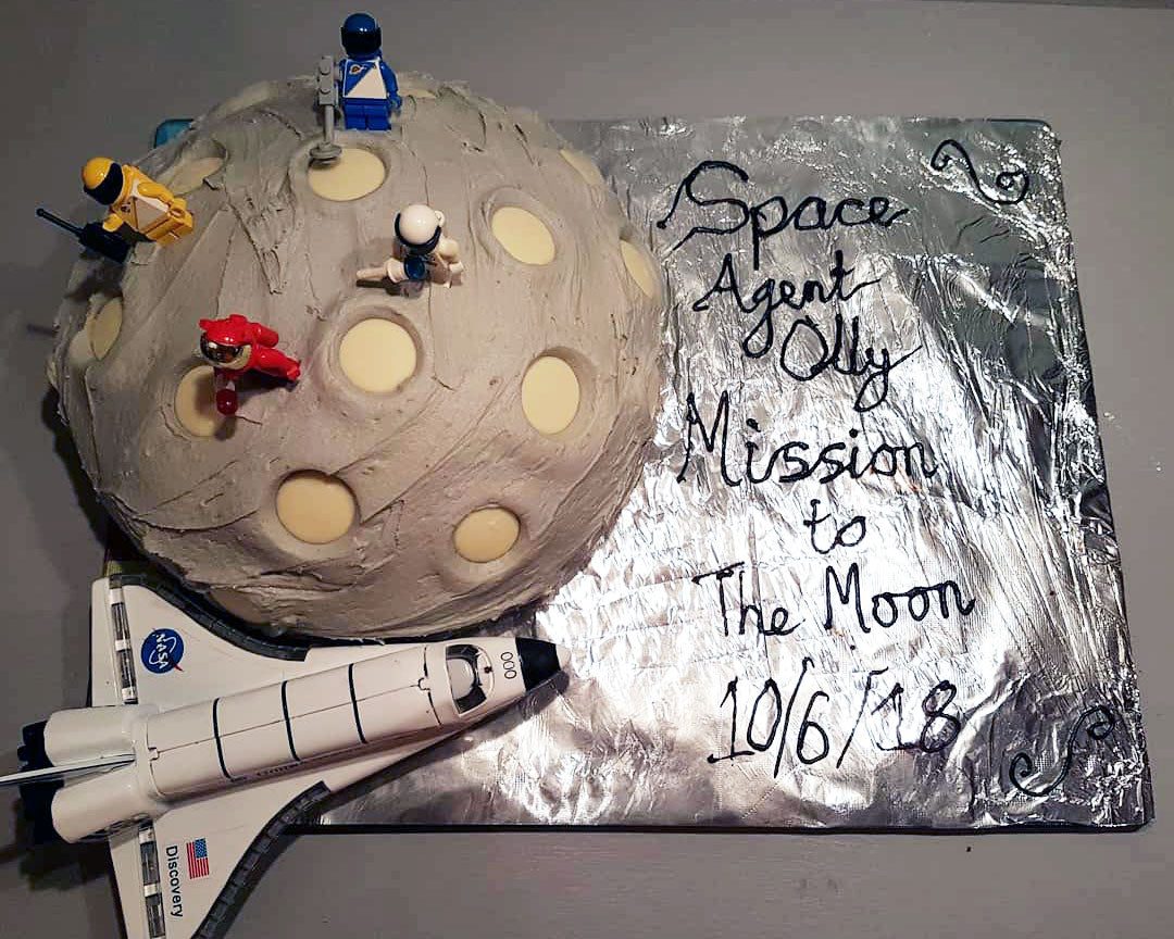 Moon Landing Cake - Guest Blogger - Robyn Embrey
